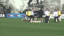 Valeu, fera! Romarinho faz seu último treino pelo Timão