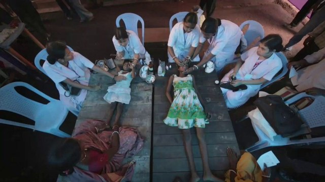 Deux soeurs aveugles se voient pour la première fois