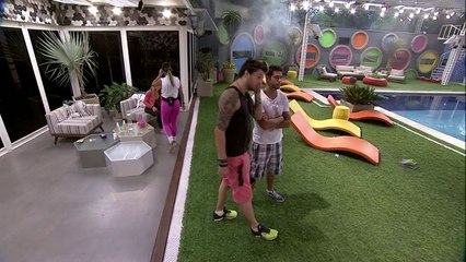 'O sono me prejudicou', diz Lê após sair da Prova 14/02/14