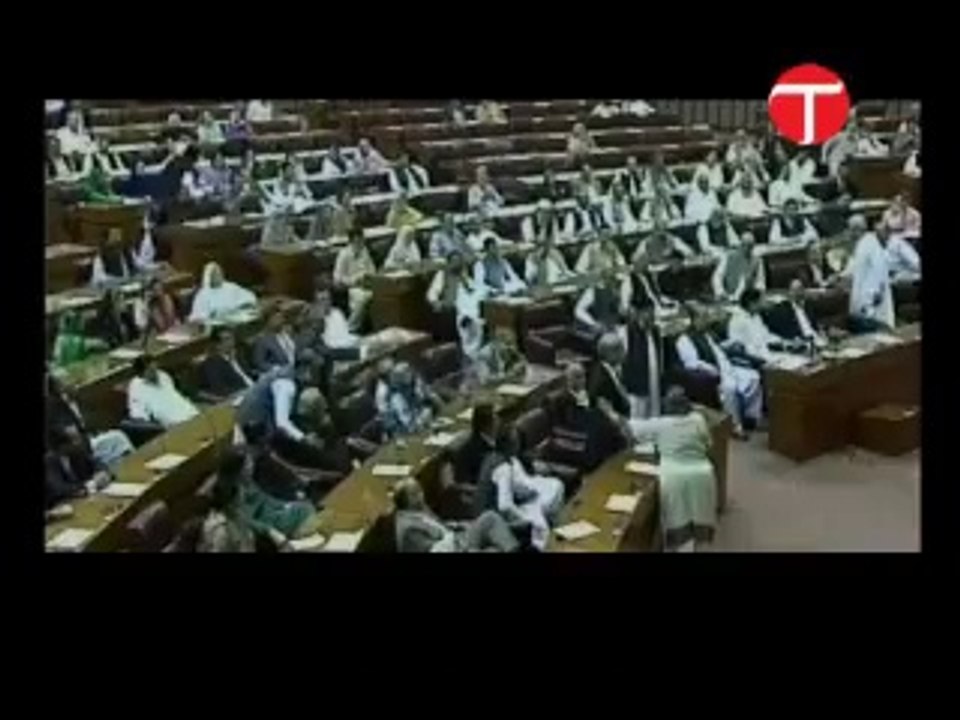 Nawaz Sharif Apologies, Aitazaz Ahsan Refuses Apologies