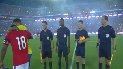 Zúñiga abraza Neymar - Brasil vs Colombia - Amistoso Internacional 2014