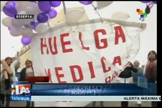 Policía peruana reprime manifestaciones de médicos