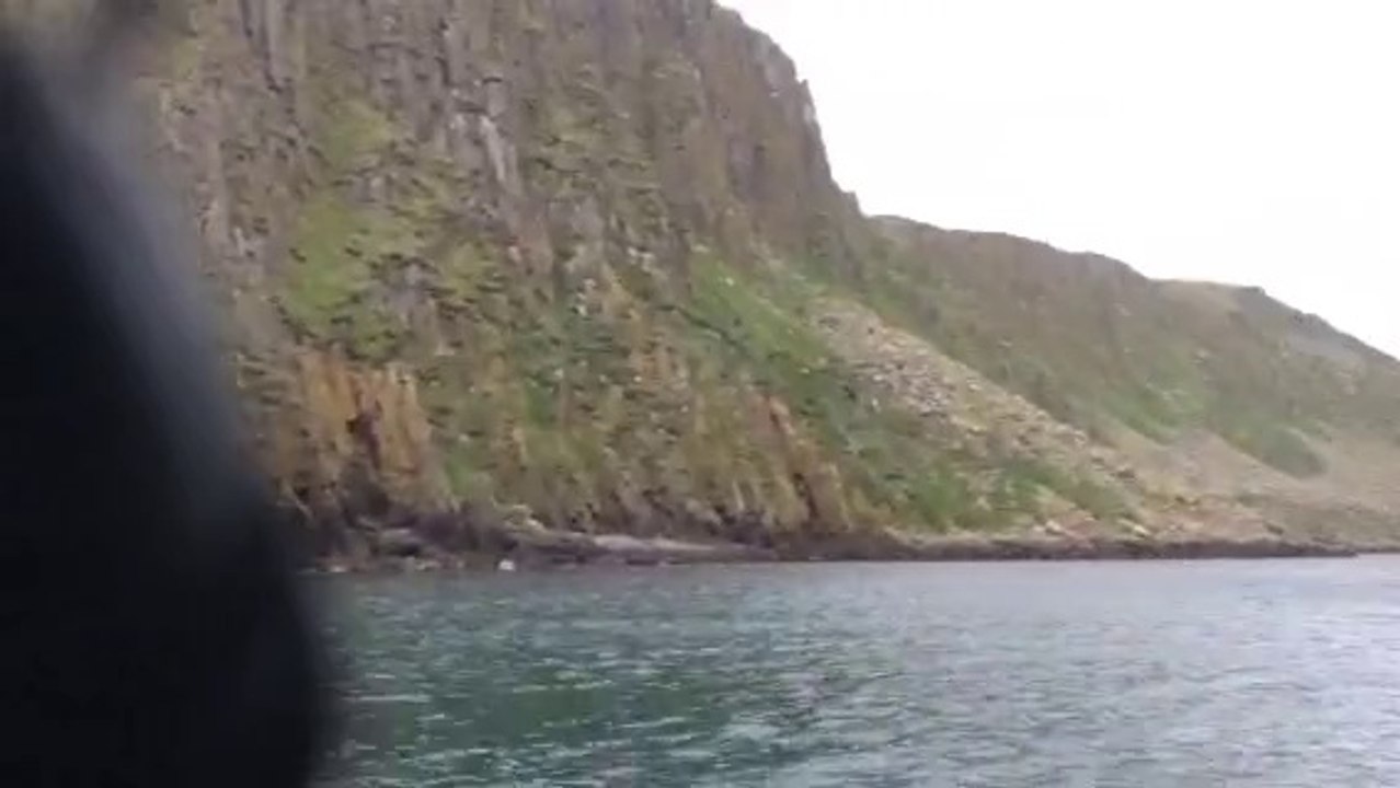 Andree Anne Rachel"Les alentours de notre ancrage à Shiant Island en video 2