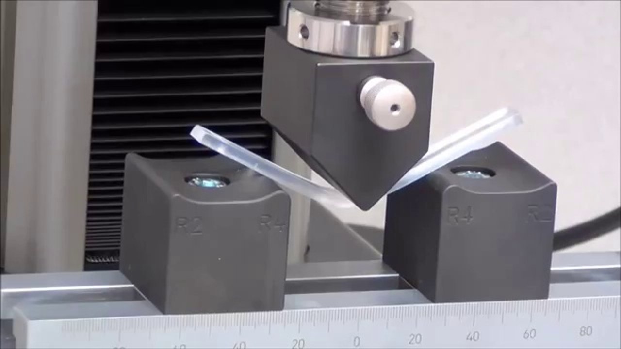 Machine De Traction Lloyd Instruments Iso