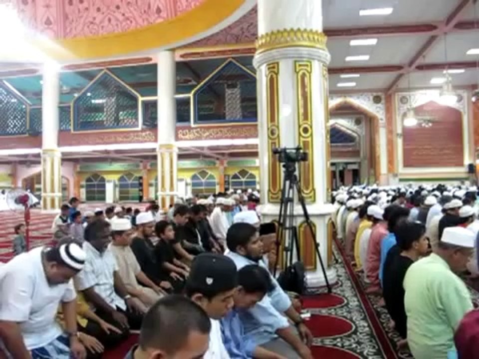 Mufti Ismael Menk - Isha Sallah!