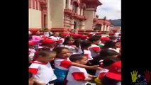 ¡COMO EN CUBA! Plan vacacional adoctrina a niños con frases de adoración a “Chavez”.
