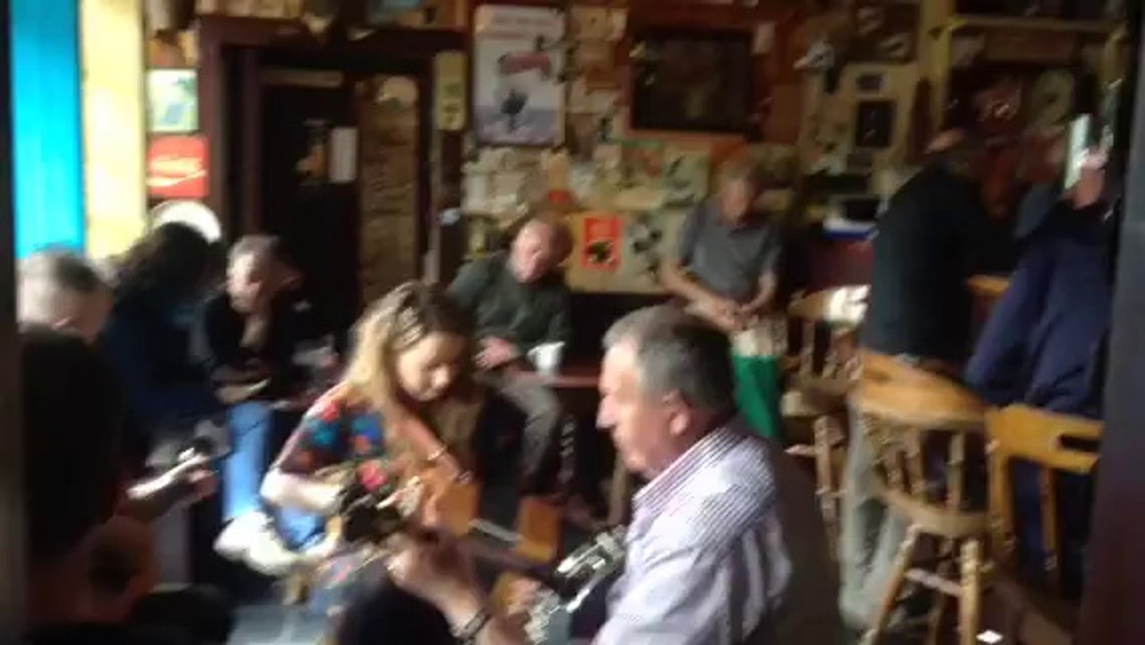 Andree Anne Rachel 2014: The Rusty Pub, à Teelin