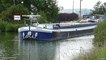 Saint-Mihiel (Meuse) - Passage d'un bateau au barrage de Maizey