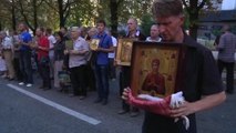 Donetsk residents pray for peace
