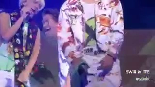 110514 FC 321 Onew's breaking dance SHINee World Concert III in Taipei