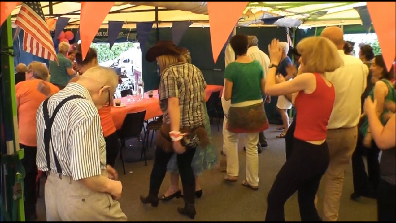 DEMO  ET  ANIMATION  A LA   MAISON  DE  RETRAITE  DE CHERVEUX   PAR  JUSTDANCENIORT