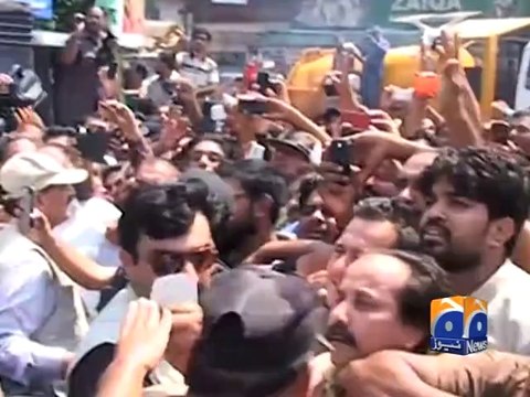 Nawaz visits Flood Affected Areas-07 Sept 2014