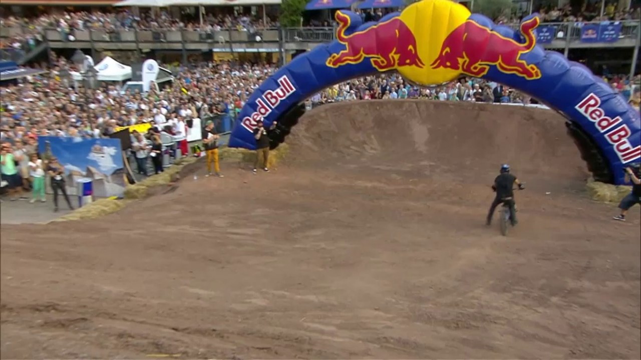 Freestyle: Weltpremiere! Tsunami in Nürnberg