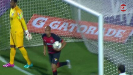 Santos goleia o Vitória no Pacaembu