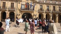 Ayuntamiento de Oviedo y desfile de banda de Gaitas