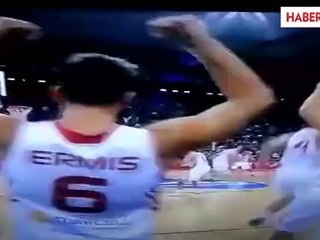 Emir 5 Saniye Kala Üçlük Attı, 12 Dev Adam Çeyrek Finale Çıktı