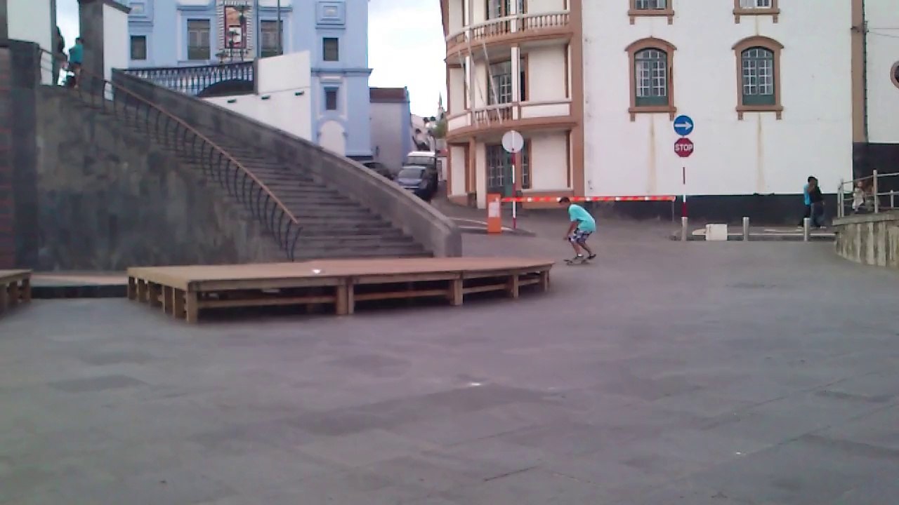 KICKFLIP FAIL