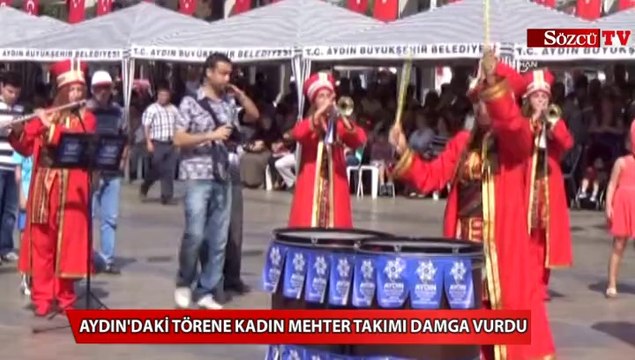 Kadın mehteran takımı ayakta alkışlandı