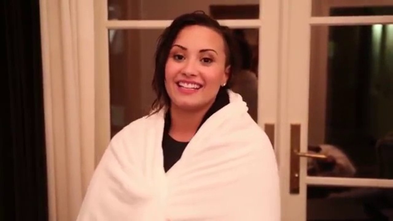 Demi Lovato 2014 ALS Ice Bucket challenge - ALS Challenge
