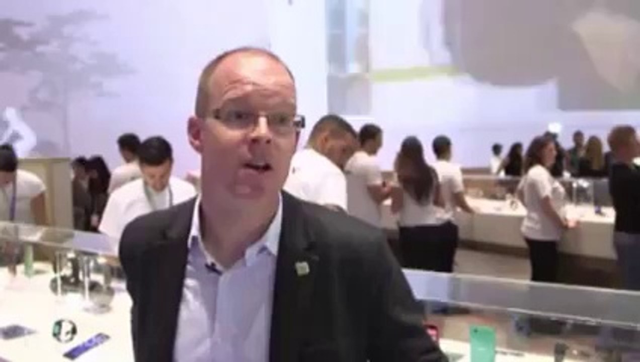 New Smartwatches: Curved Screens, GPS, and Voice Control