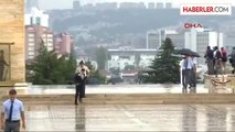 Davutoğlu, Güven Oylamasının Ardından 62. Hükümet Üyeleriyle Anıtkabir'i Ziyaret Etti