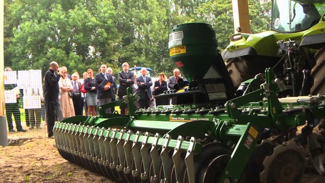 Rentrée scolaire : Stéphane Le Foll en visite au lycée agricole du Paraclet