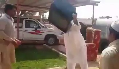 How much people hate Geo see there