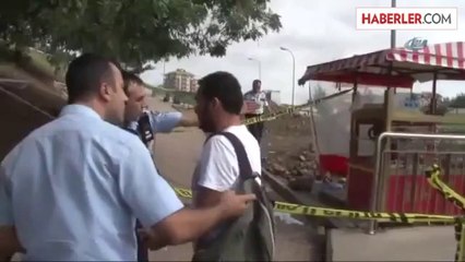 Metrobüs Durağında Simitçiyi Vurdular