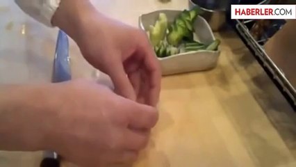 Suşi Ustası Adam Salatalığı Şekilden Şekile Soktu