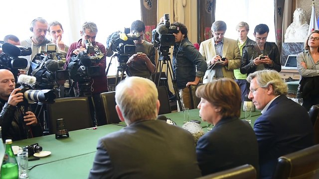Martine Aubry a tenu une conférence de presse improvisée lundi midi pour répondre au Premier ministre Manuel Valls