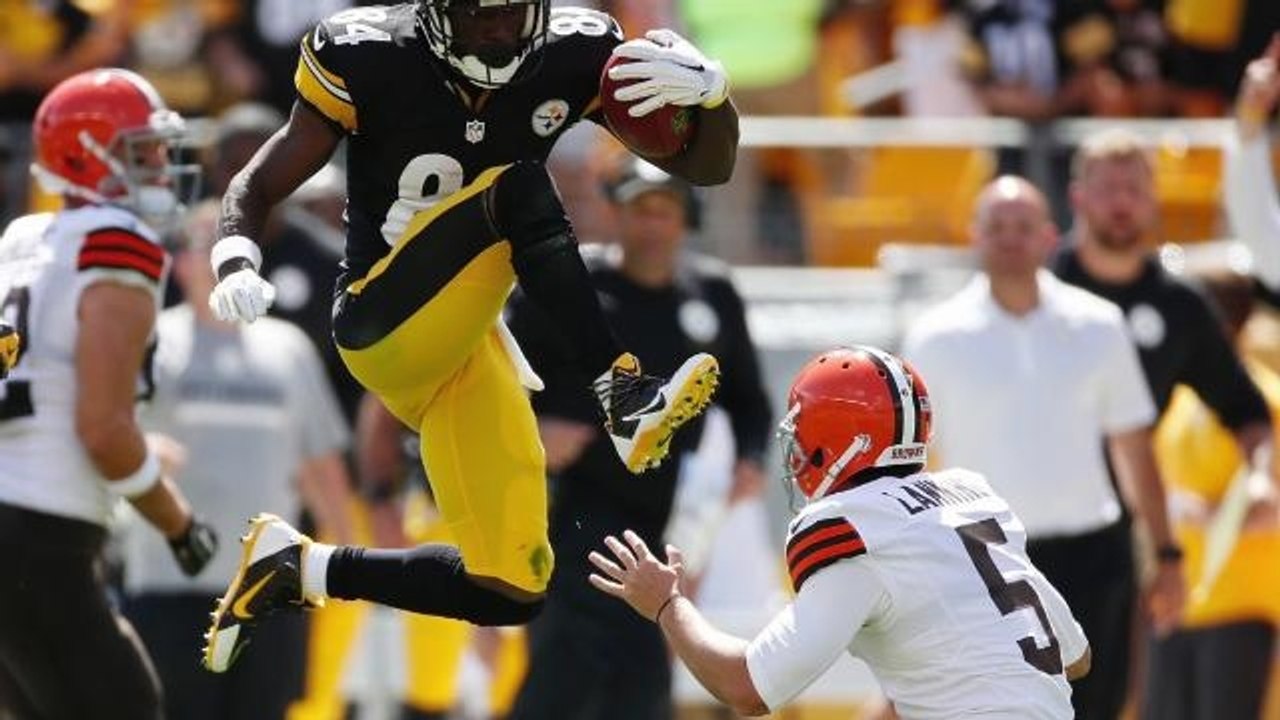 Punter Kicked in Face During NFL Game