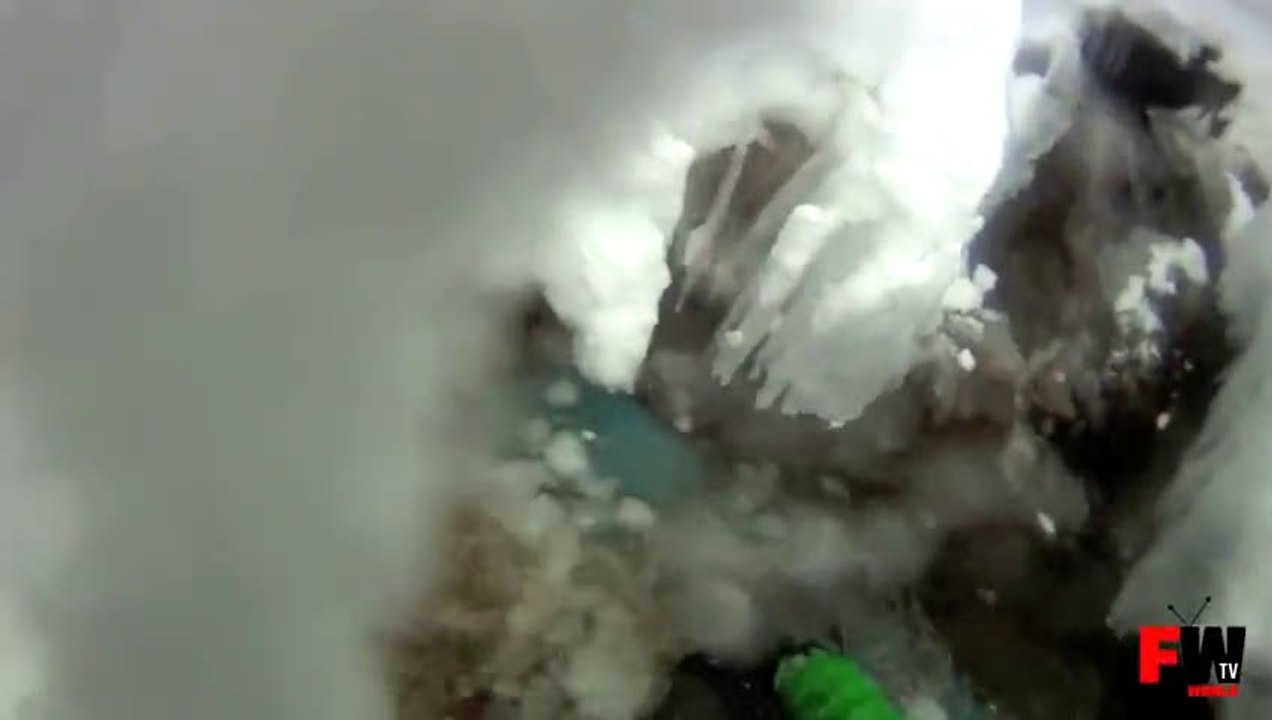 Unexpected SinkHole While Skiing - Fails World