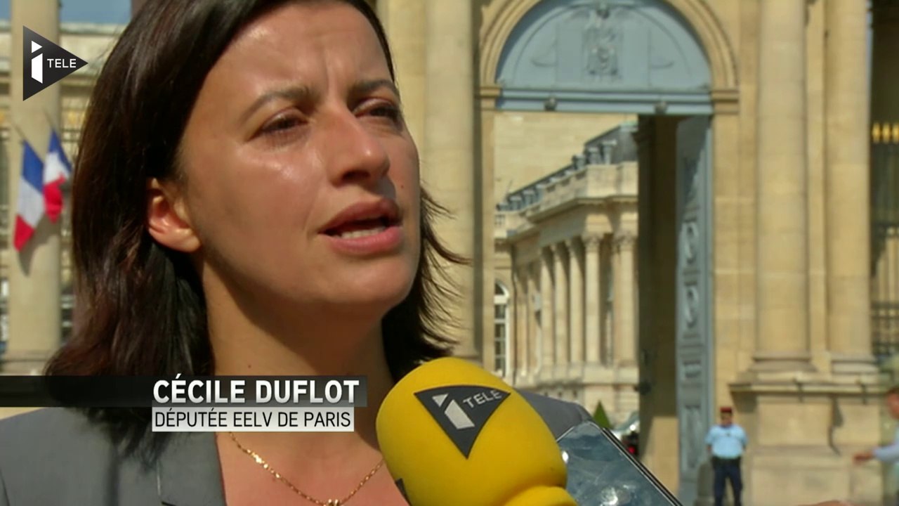 Cécile Duflot critique Valls, le "pompier pyromane"