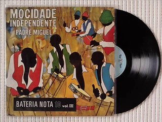 BATERIA NOTA 10 MOCIDADE INDEPENDENTE DE PADRE MIGUEL - CHORO DE CAVAQUINHO