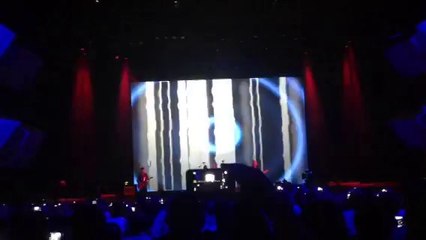 U2 arrive à la présentation de l'iPhone 6 et de l'iWatch