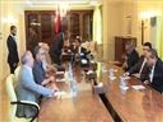 حكومة الحاسي تتسلم مهامها وسط تنازع على الشرعية بليبيا