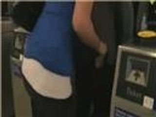 النشال يستهدف نقاط الضعف في دماغ الضحية