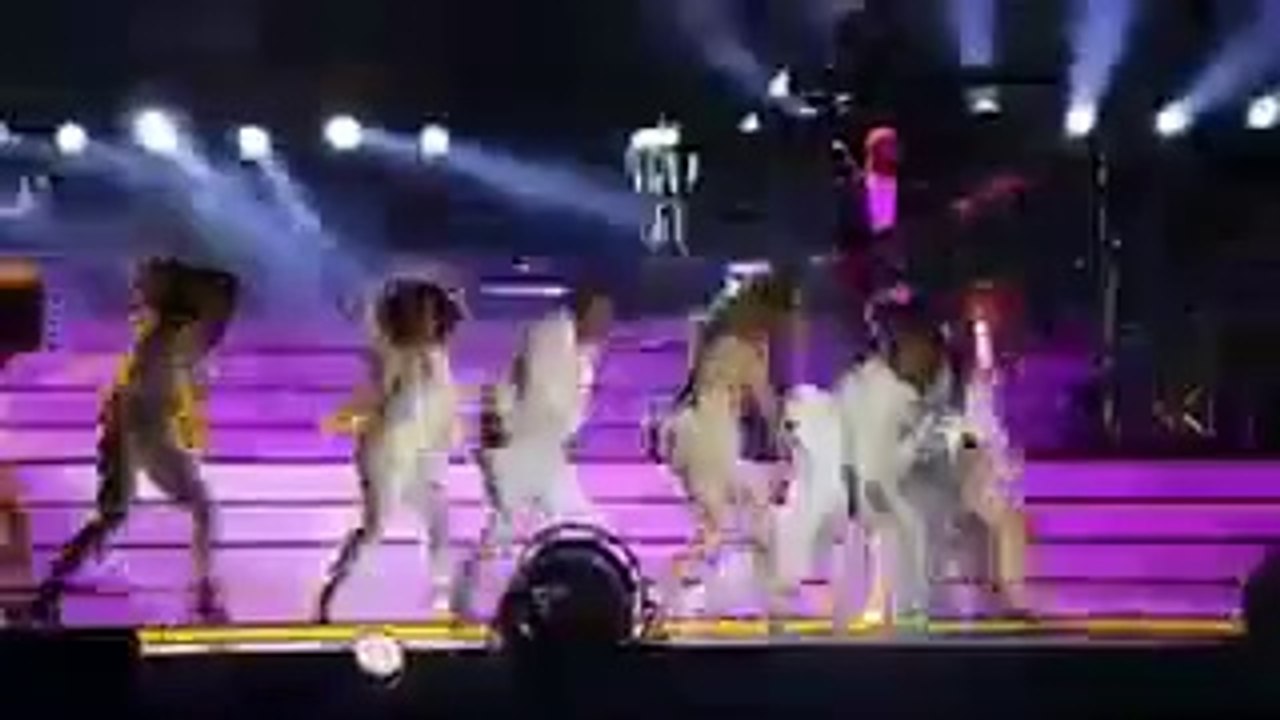 Jennifer Lopez Get Right dance break Live in Dubai