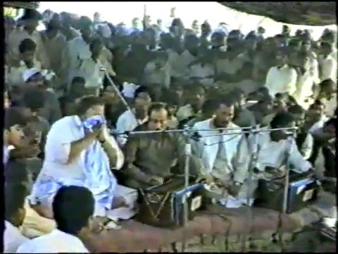 Nusrat Fateh Ali Khan Qawwal - Is Karam Ka Karoon Shukar Kaise Ada(RisingFormuli)