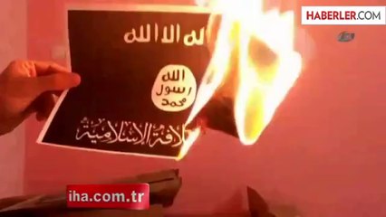 FEMEN IŞİD Bayrağını Yaktı