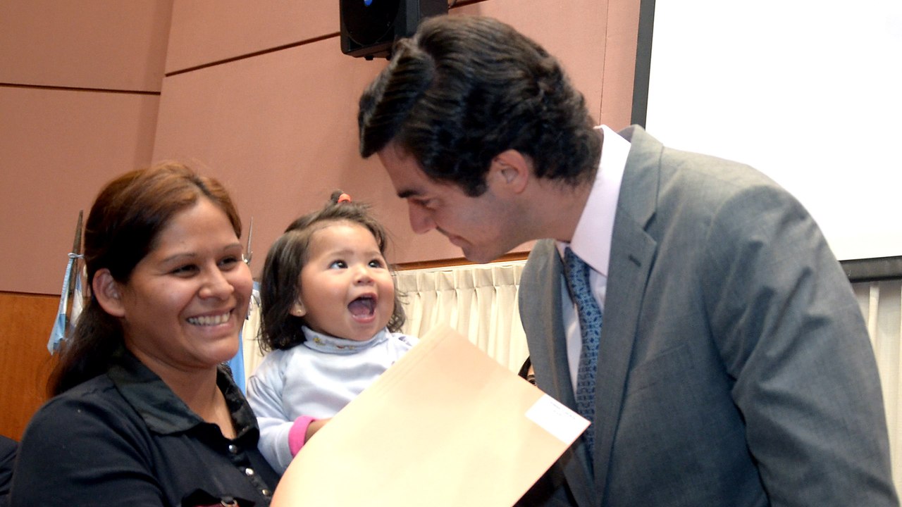 (Salta a la Vista) Entrega de 812 terrenos a familias de la urbanización Nueva Esperanza, ubicada en el municipio San Lorenzo