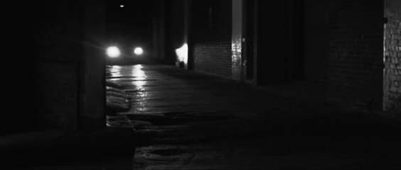 Teaser Aston Martin : la Vanquish Carbon en approche ?