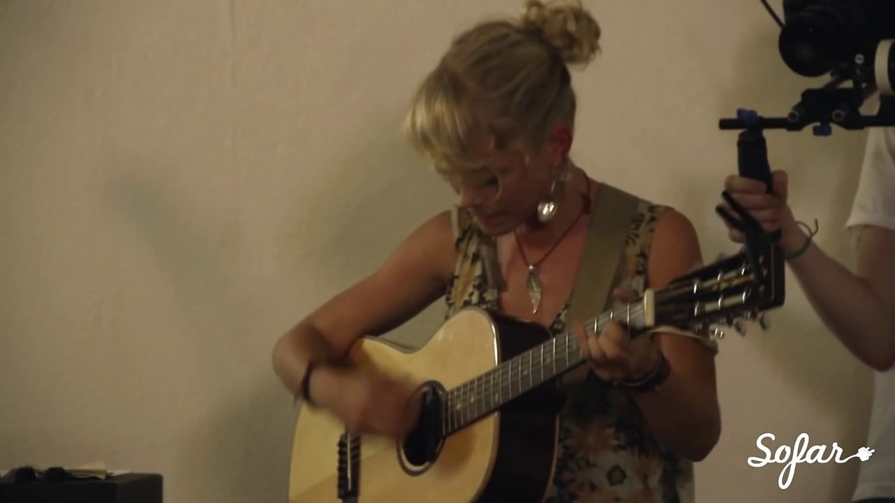 Alice Phoebe Lou - Rebel Rose - Sofar Berlin (#457)