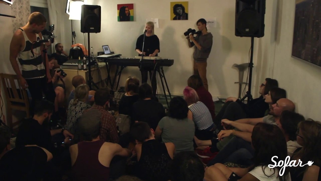 Ella Thompson - Candy - Sofar Berlin (#457)