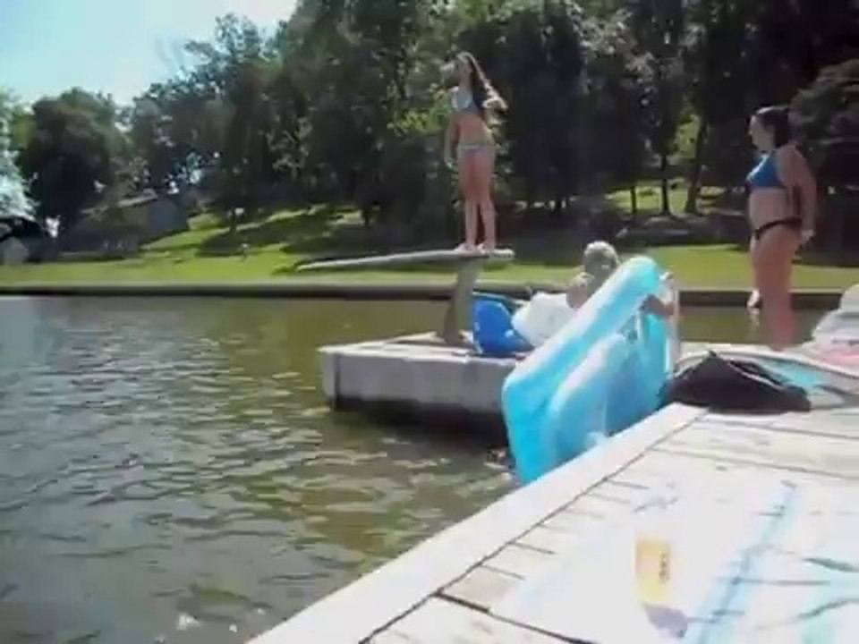 Young girl swimming accident For FAIL Compilation 2013 ПРИКОЛЫ 2013 [18+] [HD+] Viral video
