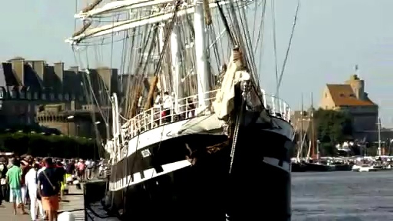 Le Belem à Saint-Malo ( chant: tonnerre de Brest )