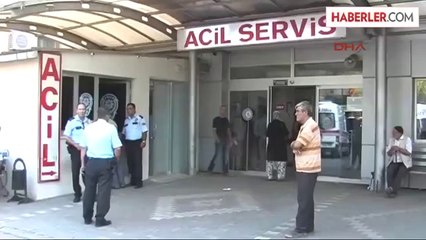 Çanakkale'de Bir Vatandaş Sırtında Bıçakla Hastaneye Getirildi