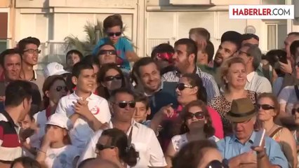 Türk Yıldızları'nın gösterisi, büyük ilgi gördü -