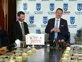 Melih Gökçek CHP'nin onuruna su içti