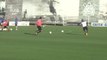 Que categoria! Malcom dá drible desconcertante em treino